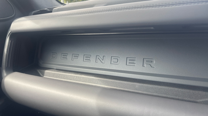 Land Rover Defender 3.0 D350 X-Dynamic HSE 110 5dr Auto Diesel Estate - Image 22